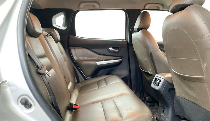 2022 Nissan MAGNITE XV MT, Petrol, Manual, 71,978 km, Right Side Rear Door Cabin