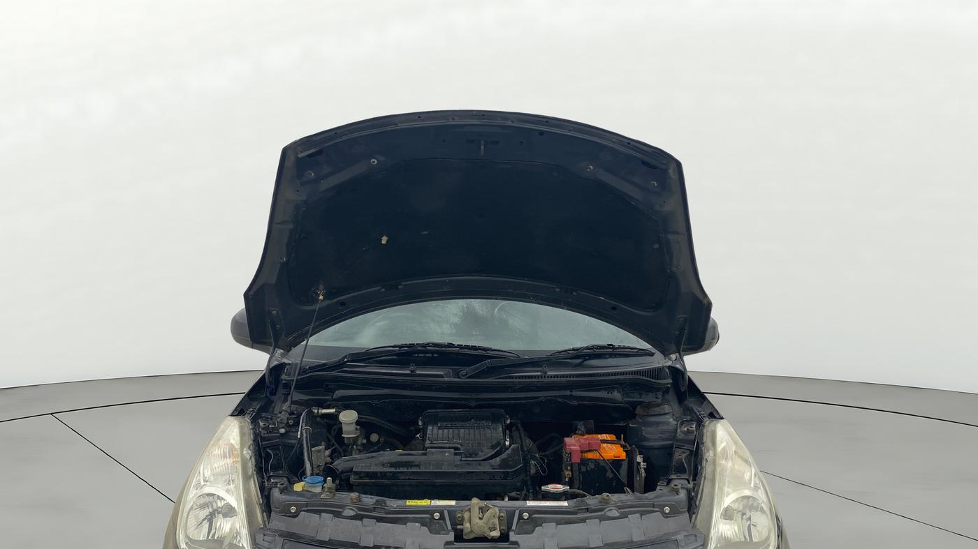 2017 Maruti Swift LXI (O), Petrol, Manual, 63,565 km, Open Bonet