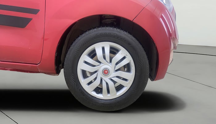 2017 Datsun Redi Go T(O) 0.8L LIMITED EDITION, Petrol, Manual, 68,431 km, Right Front Wheel