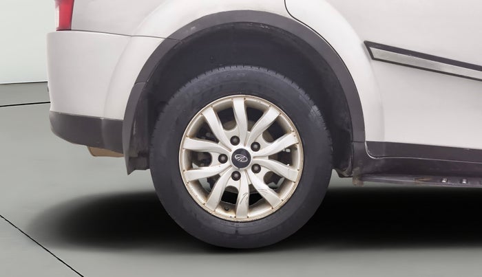 2015 Mahindra XUV500 W8, Diesel, Manual, 86,787 km, Right Rear Wheel