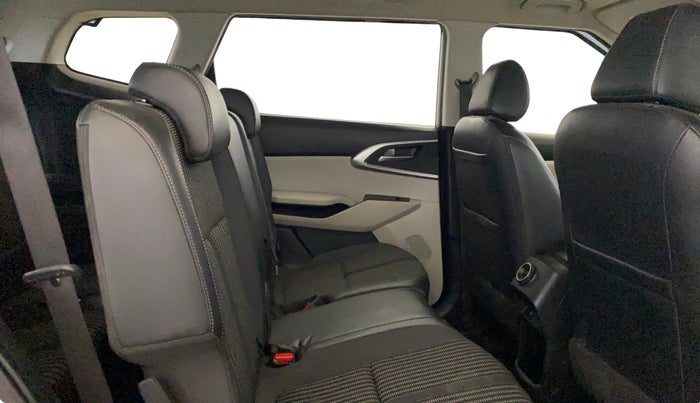 2022 KIA CARENS PRESTIGE 1.5 PETROL 7 STR, Petrol, Manual, 29,278 km, Right Side Rear Door Cabin