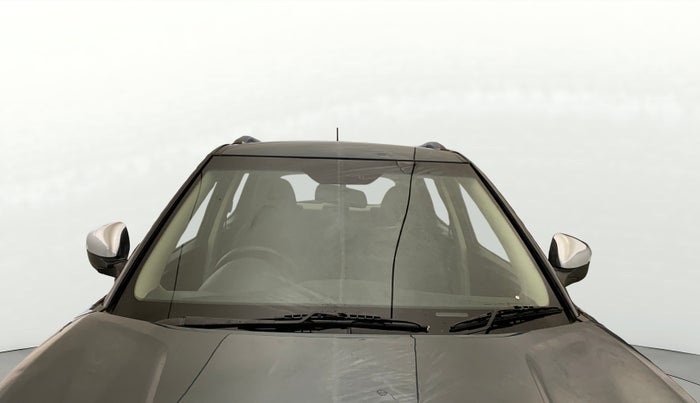 2019 Mahindra XUV300 W8 1.2 PETROL, Petrol, Manual, 84,109 km, Front Windshield