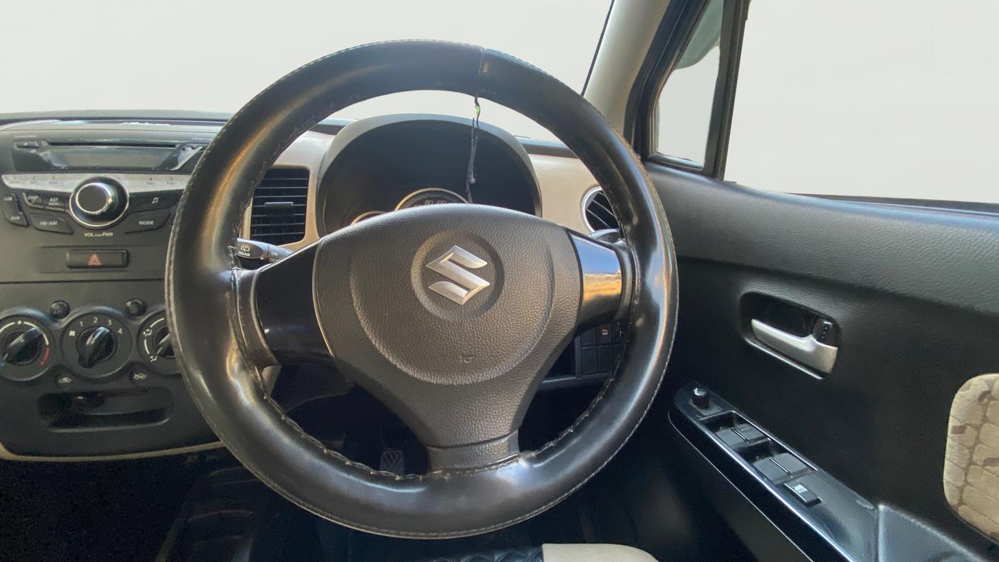 2017 Maruti Wagon R 1.0 VXI, Petrol, Manual, 22,794 km, Steering Wheel Close Up