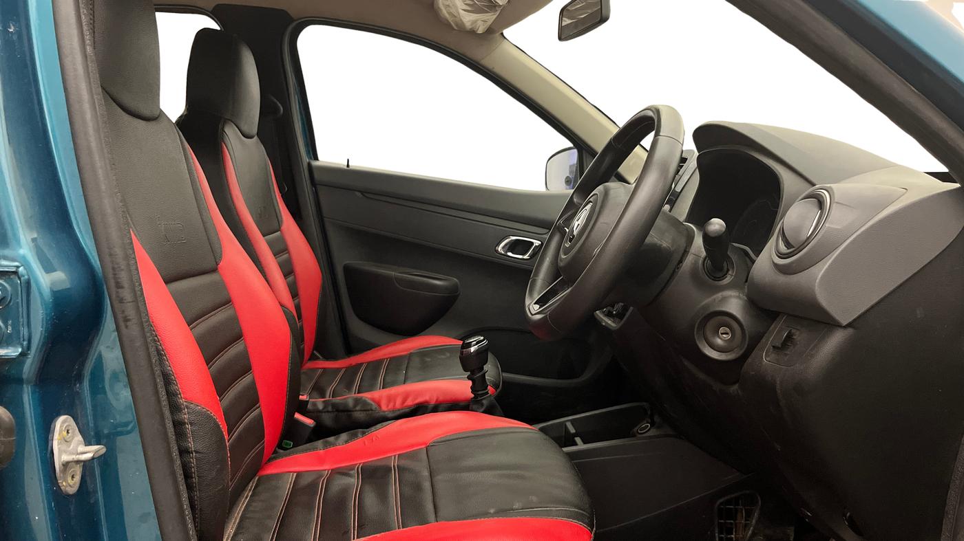 2020 Renault Kwid RXT 1.0 (O), Petrol, Manual, 69,009 km, Right Side Front Door Cabin
