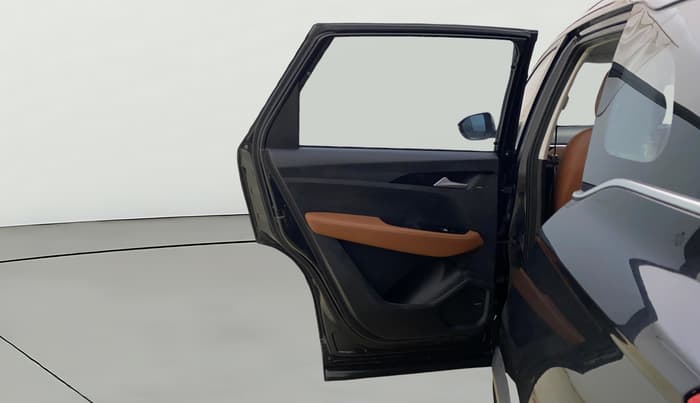2022 MG HECTOR PLUS SHARP 2.0 DIESEL TURBO MT 6-STR, Diesel, Manual, 1,16,460 km, LHS Rear Door