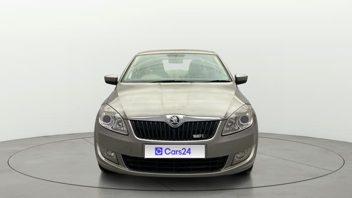 2013 Skoda Rapid ELEGANCE 1.6 MPI MT, Petrol, Manual, 1,08,498 km, Front