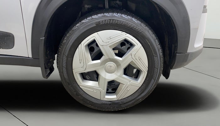 2024 Tata NEXON Pure 1.2 Petrol 6AMT, Petrol, Manual, 7,247 km, Right Front Wheel