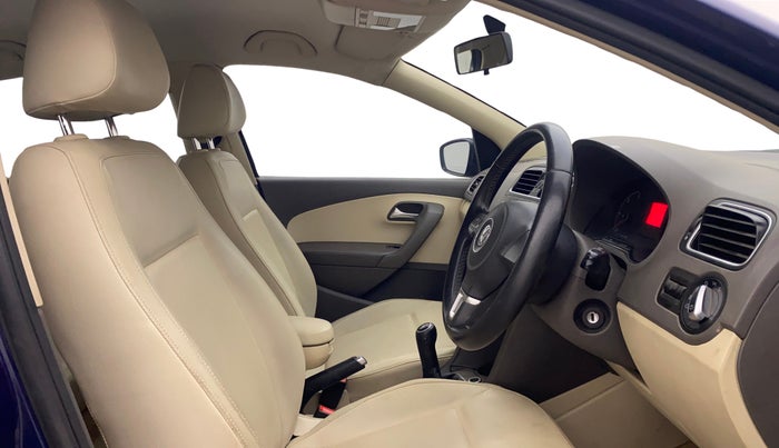 2012 Volkswagen Vento HIGHLINE DIESEL 1.6, Diesel, Manual, 73,895 km, Right Side Front Door Cabin