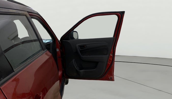 2017 Maruti Vitara Brezza VDI (O), Diesel, Manual, 1,16,957 km, RHS Front Door