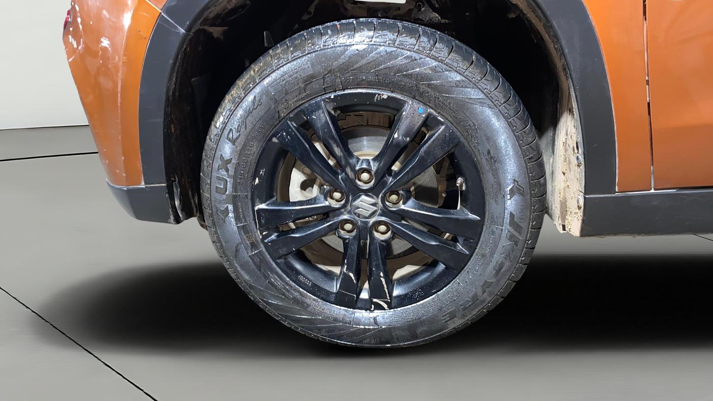 2018 Maruti Vitara Brezza ZDI, Diesel, Manual, 54,822 km, Left Front Wheel