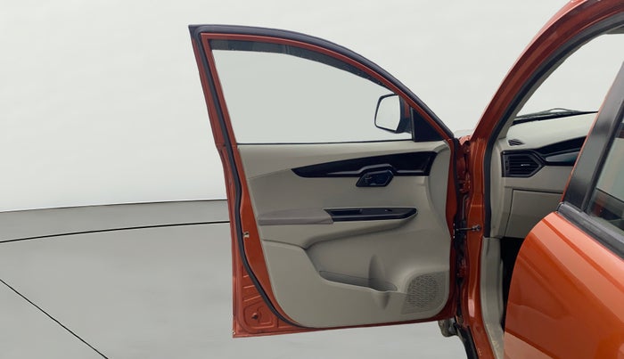 2016 Mahindra Kuv100 K6 6 STR, Petrol, Manual, 27,837 km, LHS Front Door