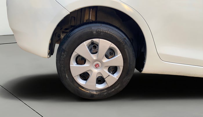 2014 Maruti Swift Dzire VDI, Diesel, Manual, 1,13,570 km, Right Rear Wheel