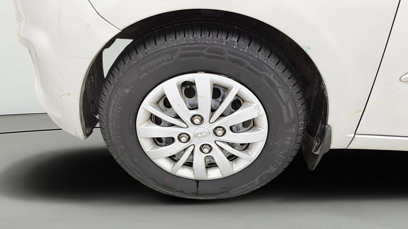 2013 Hyundai i10 SPORTZ 1.2, Petrol, Manual, 42,103 km, Left Front Wheel