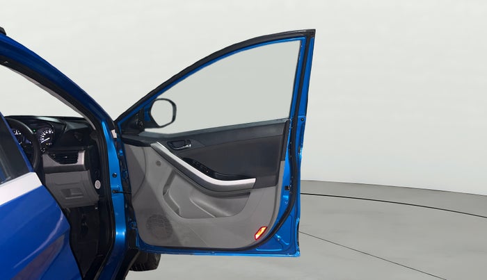 2018 Tata NEXON XZ PLUS PETROL, Petrol, Manual, 74,404 km, RHS Front Door