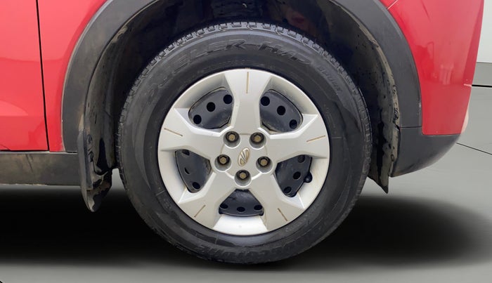 2021 Mahindra XUV300 W6 1.2 PETROL AMT, Petrol, Automatic, 47,970 km, Right Front Wheel