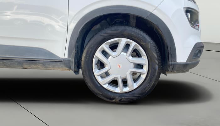 2019 Renault TRIBER RXZ, Petrol, Manual, 56,175 km, Right Front Wheel