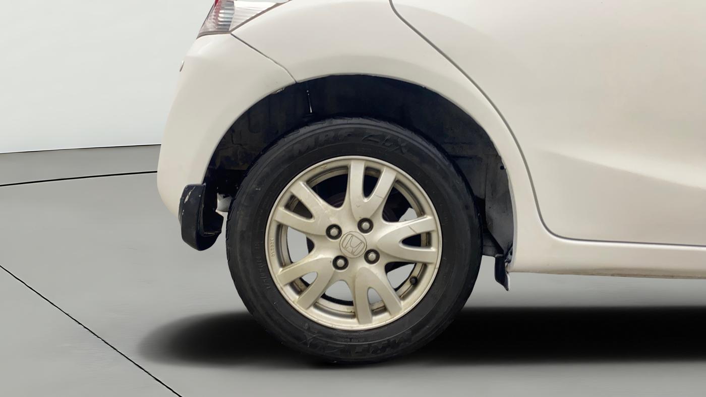 2014 Honda Brio VX AT, Petrol, Automatic, 1,03,862 km, Right Rear Wheel