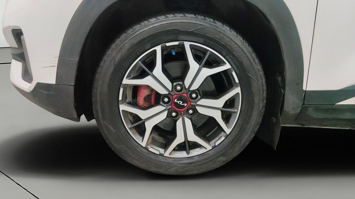 2021 KIA SELTOS GTX PLUS 1.5 DIESEL AT DUAL TONE, Diesel, Automatic, 1,18,560 km, Left Front Wheel