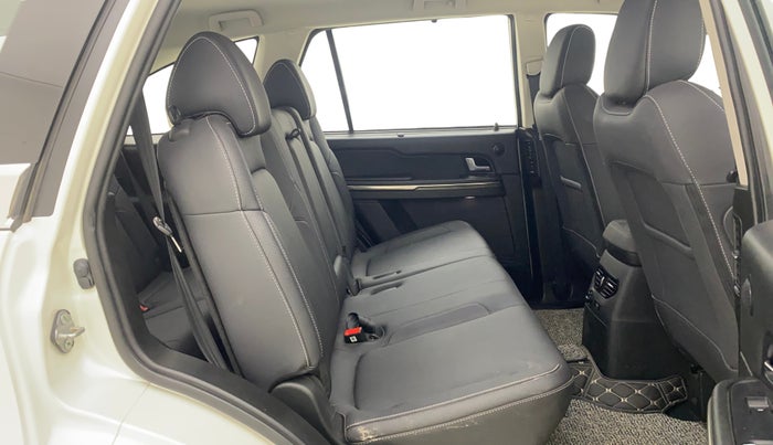 2019 Tata Hexa XT 4X4 7 STR, Diesel, Manual, 30,376 km, Right Side Rear Door Cabin