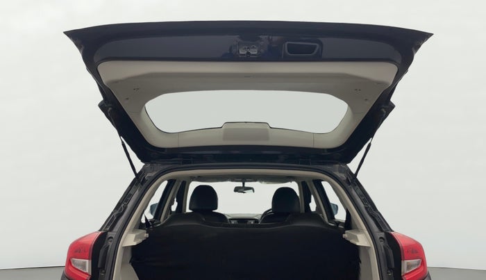 2022 Mahindra XUV300 W6 1.2 PETROL, Petrol, Manual, 26,436 km, Boot Door Open