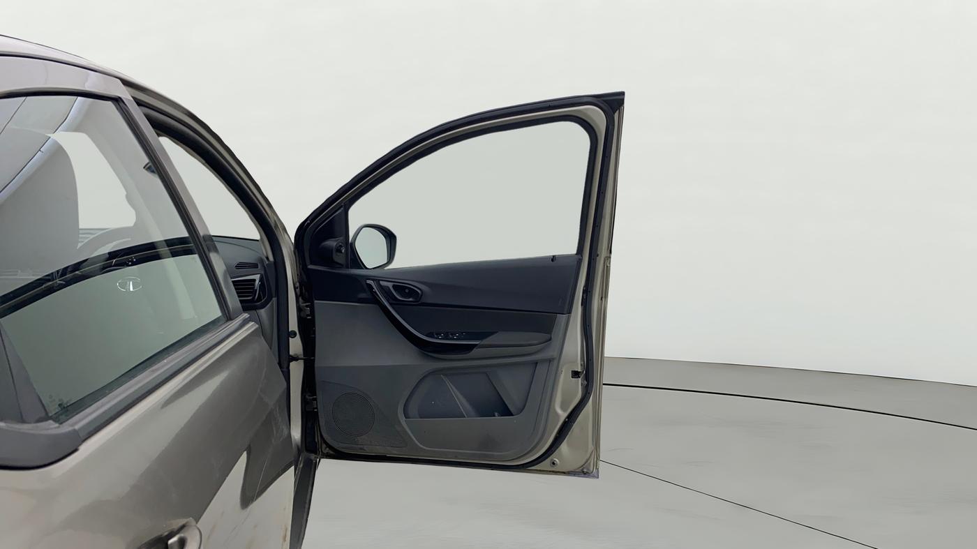 2019 Tata TIGOR XZ PETROL, CNG, Manual, 79,916 km, RHS Front Door