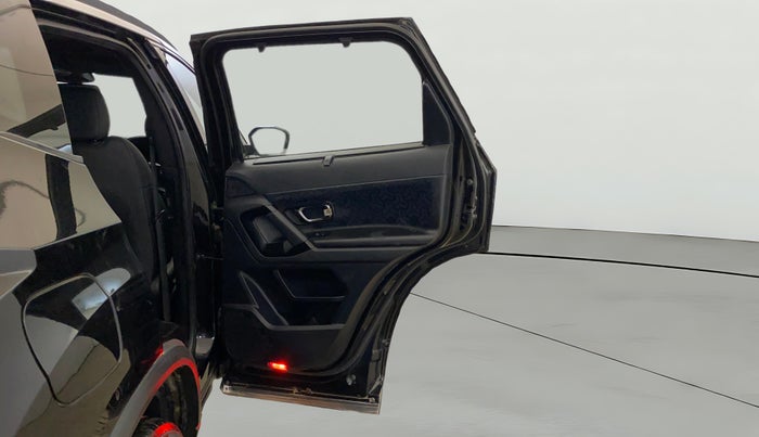 2023 Tata Harrier FEARLESS PLUS DARK EDITION AT, Diesel, Automatic, 42,098 km, RHS Rear Door