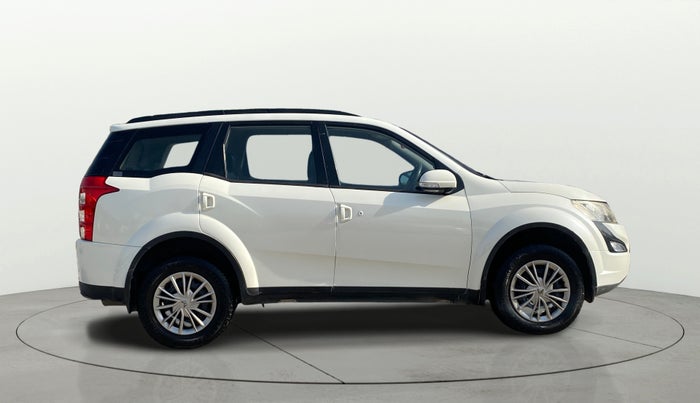 2017 Mahindra XUV500 W6, Diesel, Manual, 88,820 km, Right Side View