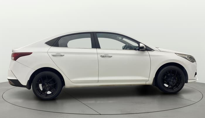2022 Hyundai Verna SX (O)1.5 MPi, Petrol, Manual, 32,554 km, Right Side View