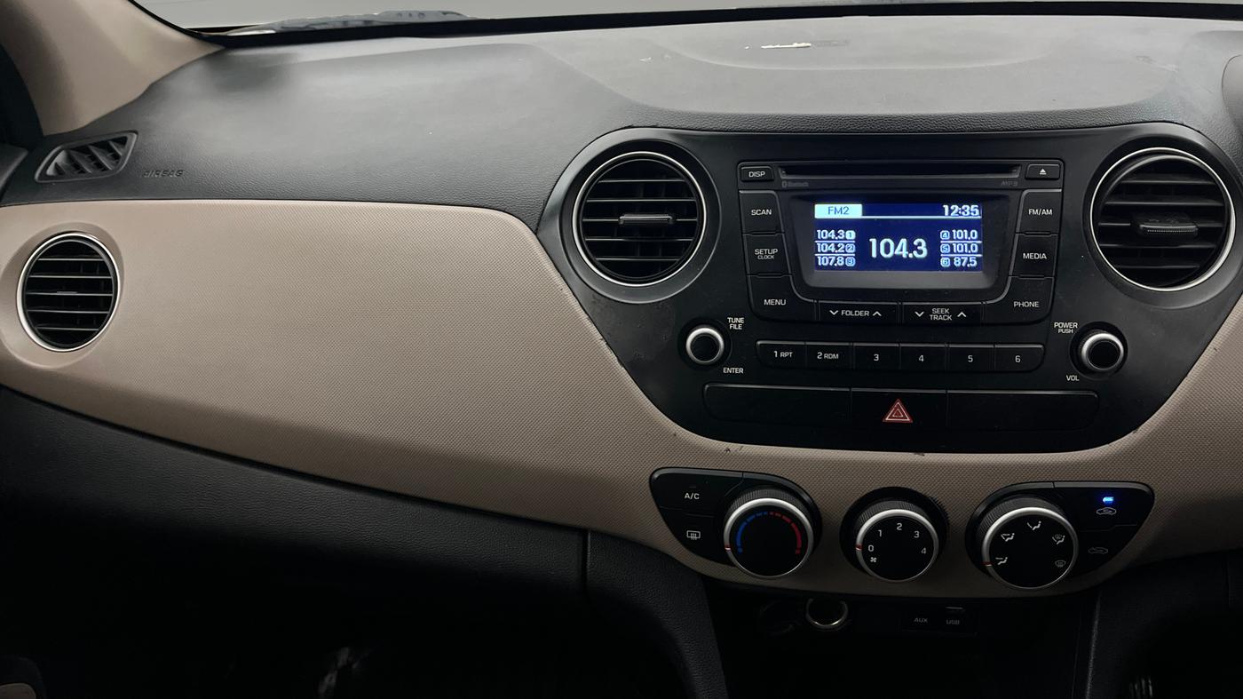2015 Hyundai Grand i10 ASTA (O) 1.2 KAPPA VTVT, Petrol, Manual, 69,662 km, Air Conditioner