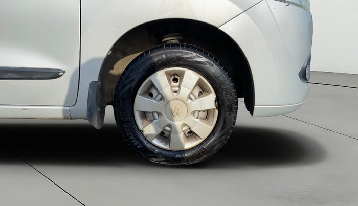 2012 Maruti Wagon R 1.0 LXI, Petrol, Manual, 74,095 km, Right Front Wheel
