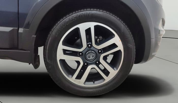 2019 Tata Hexa XTA 4X2 7 STR, Diesel, Automatic, 46,801 km, Right Front Wheel