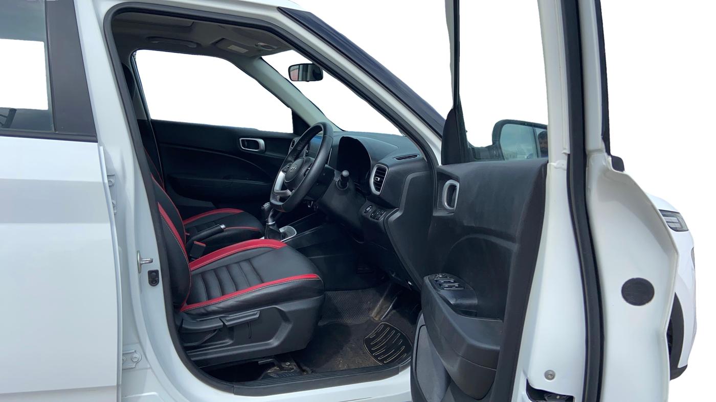 2021 Hyundai VENUE SX 1.5 (O) EXECUTIVE CRDI, Diesel, Manual, 63,235 km, Right Side Front Door Cabin