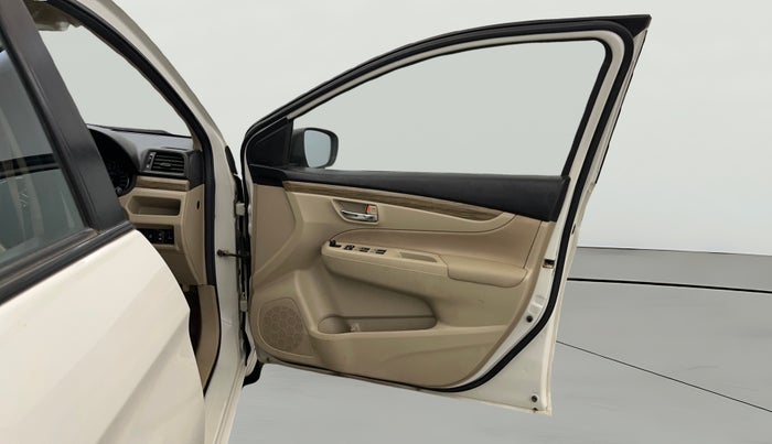 2022 Maruti Ciaz SIGMA 1.5 SHVS MT  PETROL, Petrol, Manual, 33,523 km, RHS Front Door
