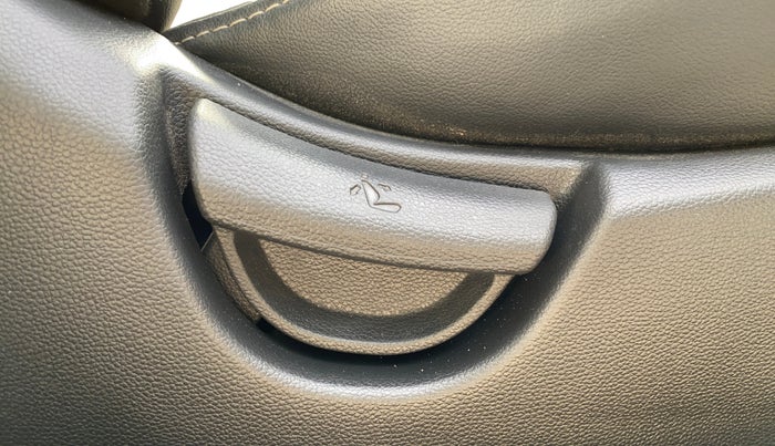 2019 Hyundai Grand i10 SPORTZ AT 1.2 KAPPA VTVT, Petrol, Automatic, 32,552 km, Third Seat Row ( optional )