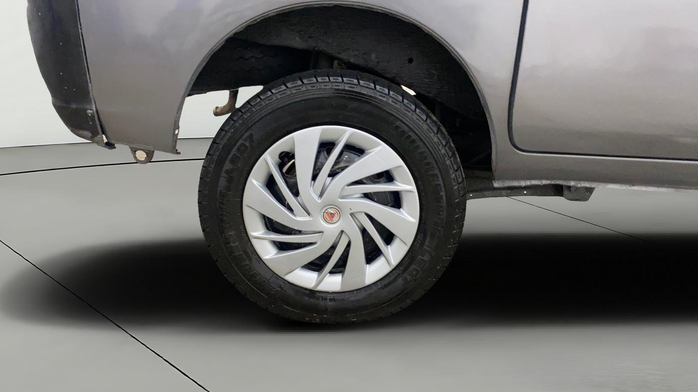 2017 Maruti Eeco 5 STR WITH A/C+HTR, Petrol, Manual, 1,25,143 km, Right Rear Wheel
