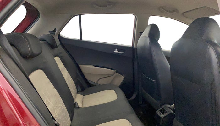 2015 Hyundai Grand i10 ASTA AT 1.2 KAPPA VTVT, Petrol, Automatic, 27,277 km, Right Side Rear Door Cabin