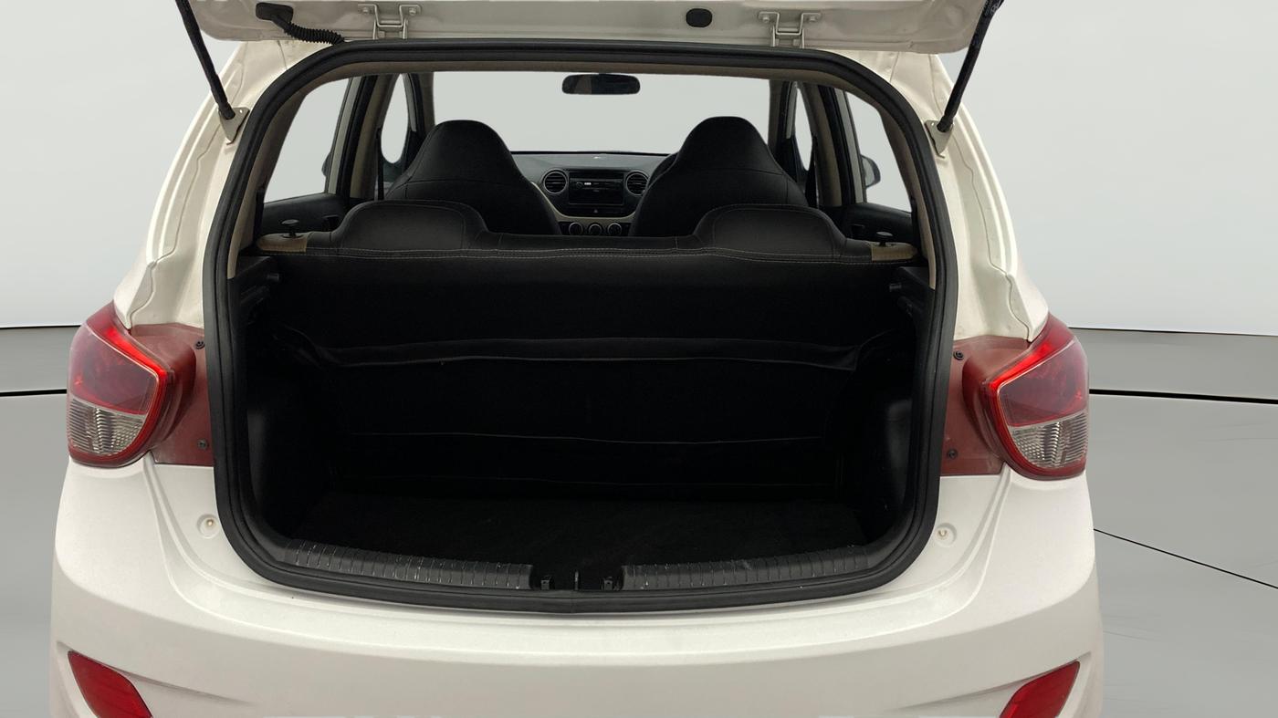 2016 Hyundai Grand i10 MAGNA 1.2 KAPPA VTVT, Petrol, Manual, 70,249 km, Boot Open Zoomed View
