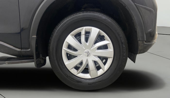 2023 Mahindra SCORPIO-N Z6 DIESEL MT 2WD 7 STR, Diesel, Manual, 75,690 km, Right Front Wheel