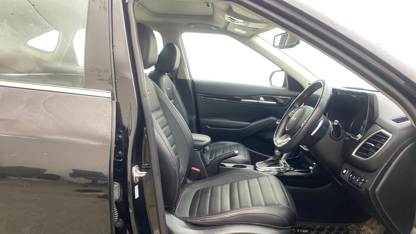 2021 KIA SELTOS GTX PLUS DCT 1.4 PETROL, Petrol, Automatic, 31,707 km, Right Side Front Door Cabin