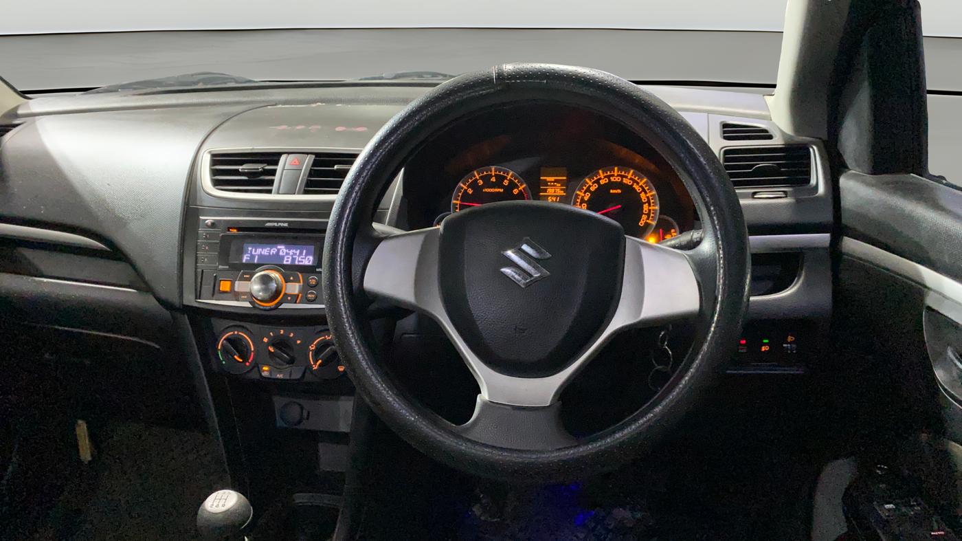 2014 Maruti Swift VXI, Petrol, Manual, 19,890 km, Steering Wheel Close Up
