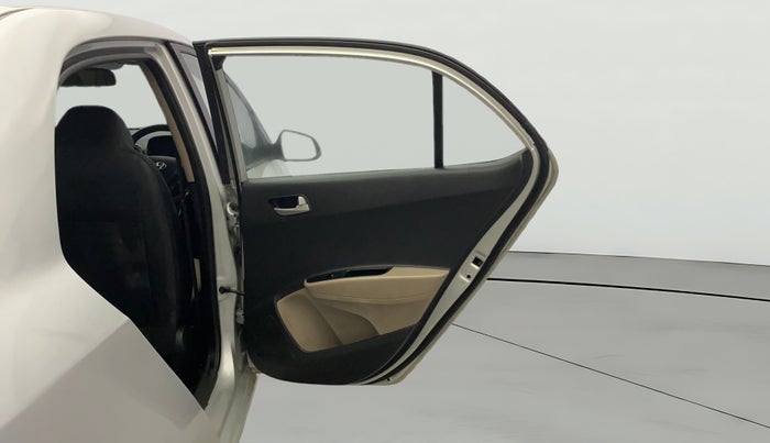 2015 Hyundai Xcent S 1.2, Petrol, Manual, 1,00,905 km, RHS Rear Door