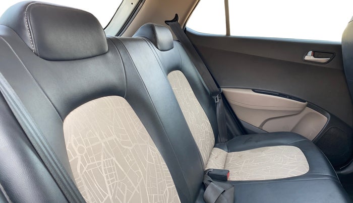 2017 Hyundai Grand i10 SPORTZ 1.2 KAPPA VTVT, Petrol, Manual, 80,359 km, Right Side Rear Door Cabin