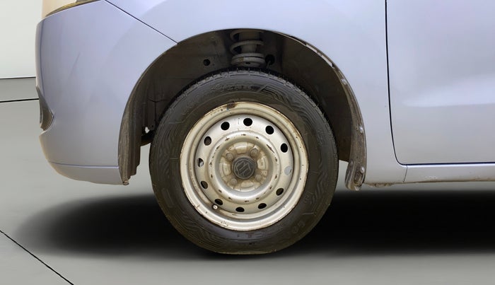 2012 Maruti Wagon R 1.0 LXI CNG, CNG, Manual, 1,08,685 km, Left Front Wheel