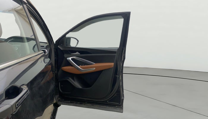 2022 MG HECTOR PLUS SHARP 1.5 PETROL TURBO CVT 6-STR, Petrol, Automatic, 56,089 km, RHS Front Door