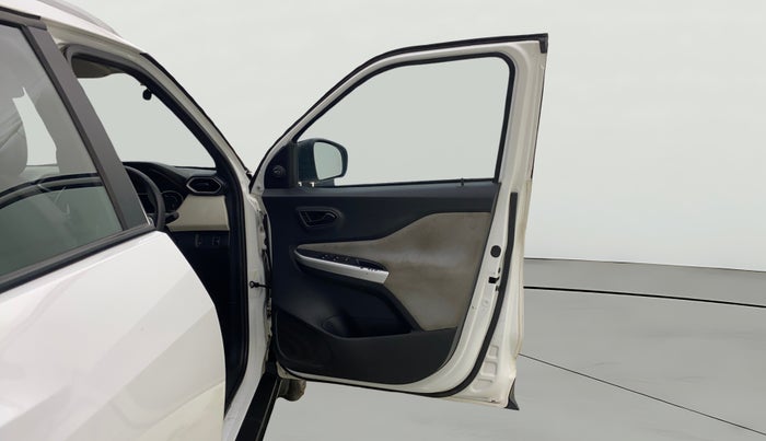 2023 Nissan MAGNITE XE, Petrol, Manual, 30,301 km, RHS Front Door