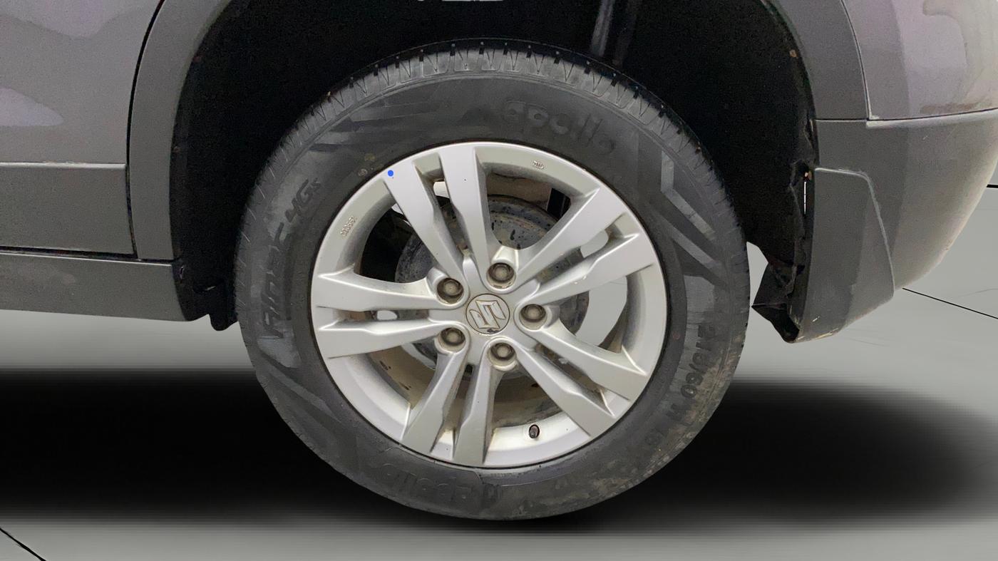 2017 Maruti Vitara Brezza ZDI, Diesel, Manual, 55,359 km, Left Rear Wheel