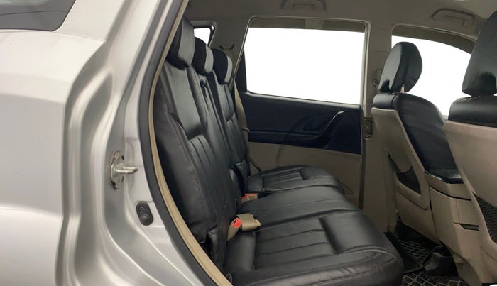 2017 Mahindra XUV500 W4, Diesel, Manual, 57,879 km, Right Side Rear Door Cabin