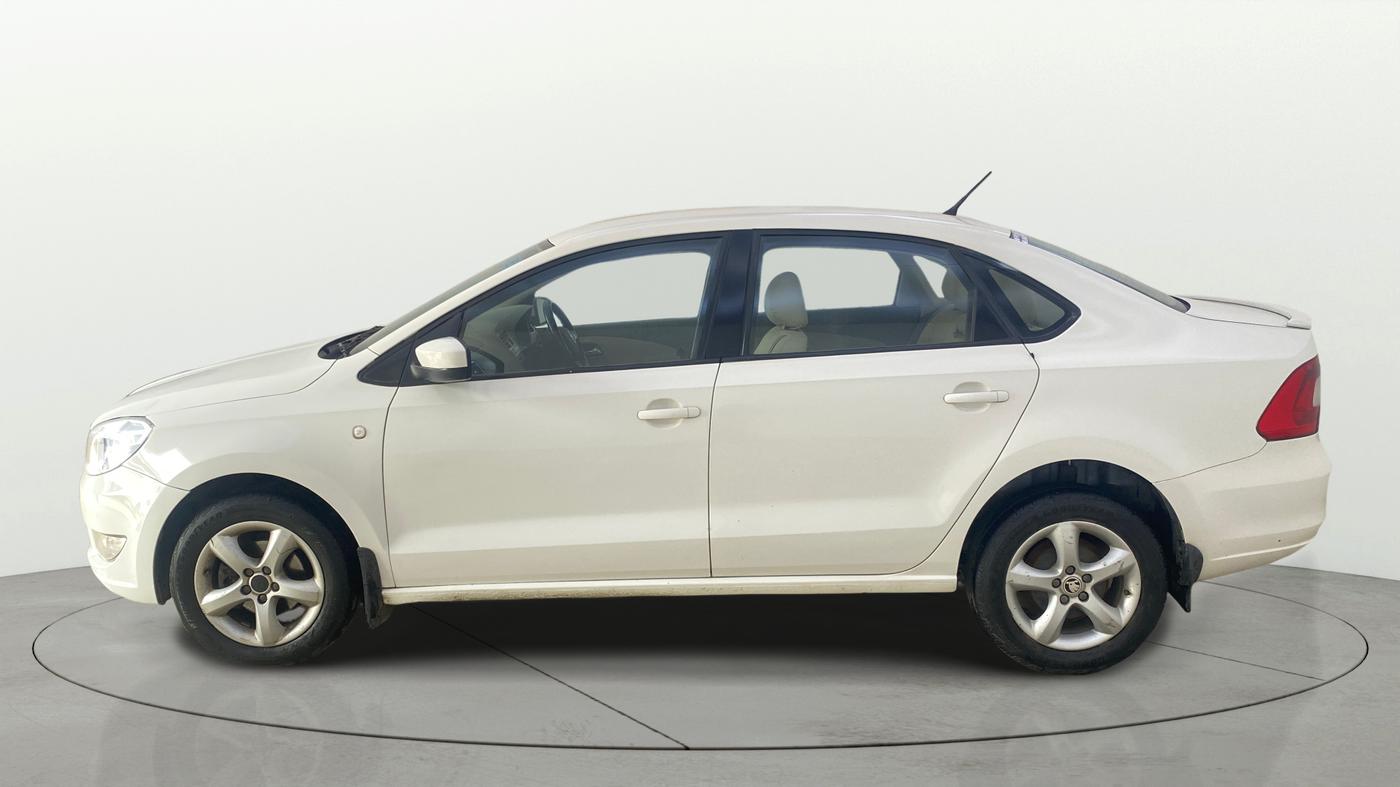 2014 Skoda Rapid AMBITION 1.6 MPI AT PLUS, Petrol, Automatic, 50,687 km, Left Side
