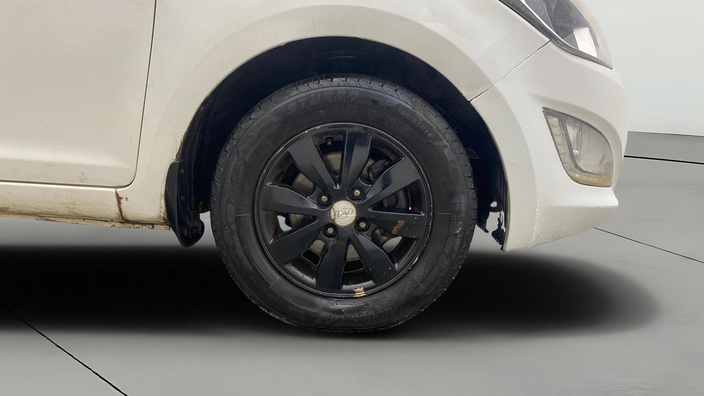 2014 Hyundai i20 ASTA 1.4 CRDI, Diesel, Manual, 1,42,812 km, Right Front Wheel