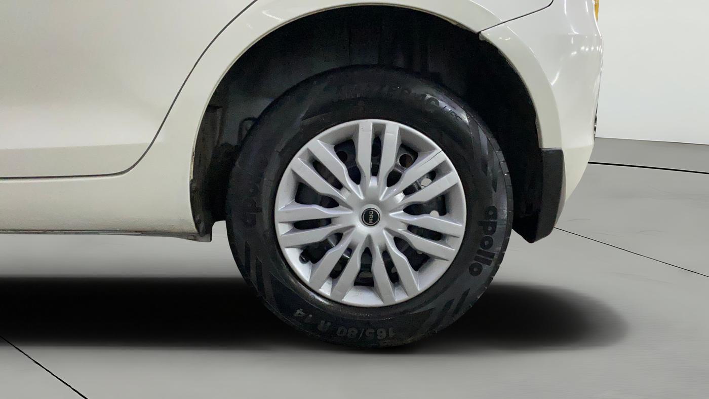 2014 Maruti Swift VXI, Petrol, Manual, 82,636 km, Left Rear Wheel